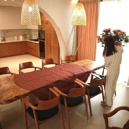 Villa Escape 21-3